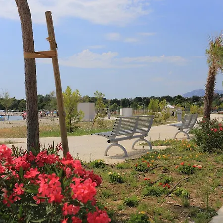 With A Parking Space Zrnovnica, Split - 24236 Apartment