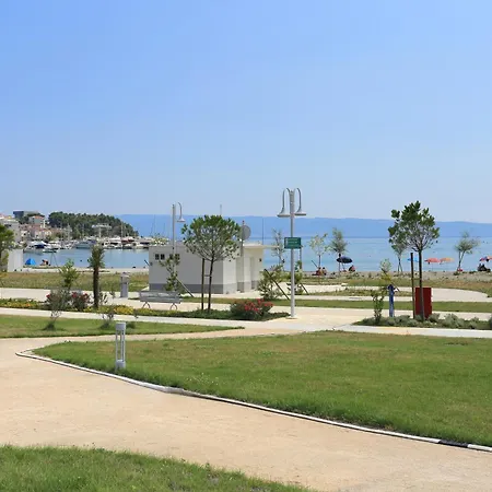 With A Parking Space Zrnovnica, Split - 24236 Apartment *