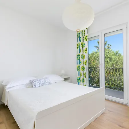Apartamento With A Parking Space Zrnovnica, Split - 24236 Žrnovnica