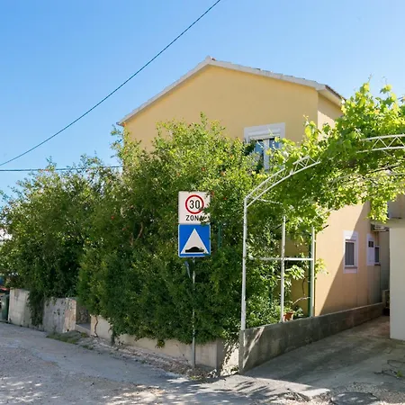 With A Parking Space Zrnovnica, Split - 24236 Apartamento Žrnovnica
